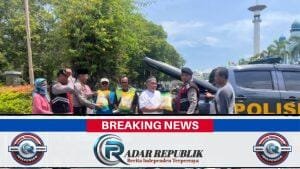 Polresta Banyuwangi Gelar Jumat Berkah; Bagikan Beras SPHP kepada Jukir, Tukang Becak, dan Takmir Masjid Agung